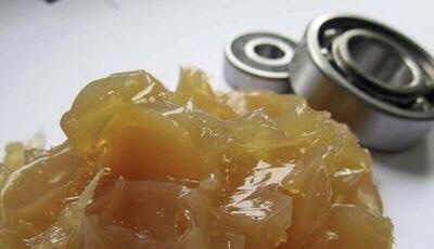 How to apply grease to the bearings